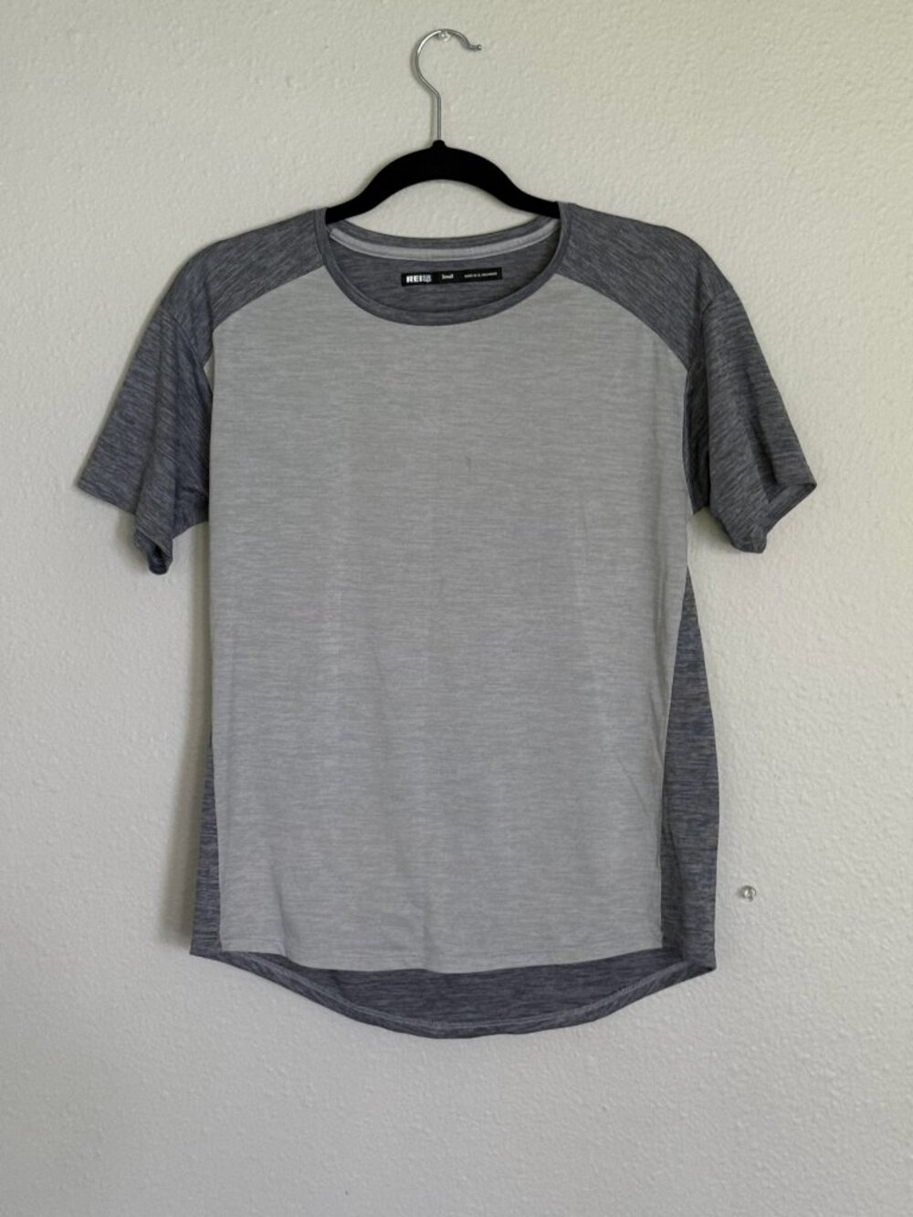 REI Co-op Mens Active Pursuits Shirt Small S Gray Hiking Trail Running Athletic